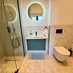דירה - Free Parking- Sleeps 6 - Stylish *